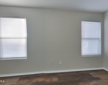 1612 E Barbarita Avenue - Photo Thumbnail 7