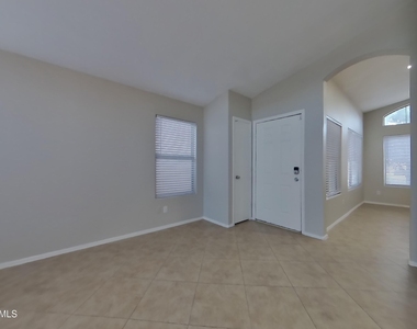 1612 E Barbarita Avenue - Photo Thumbnail 1