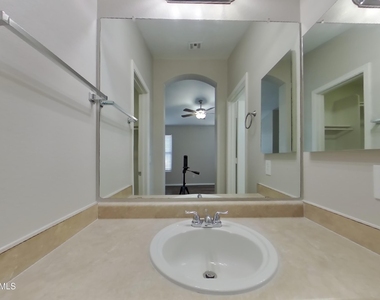 1612 E Barbarita Avenue - Photo Thumbnail 8
