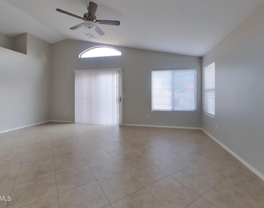1612 E Barbarita Avenue - Photo Thumbnail 2