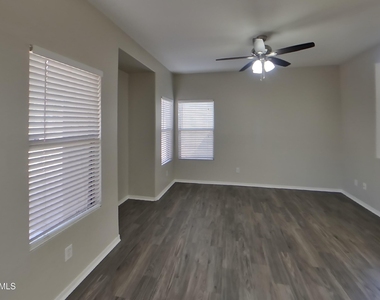 10508 W Coronado Road - Photo Thumbnail 13