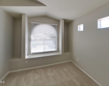 10508 W Coronado Road - Photo Thumbnail 10