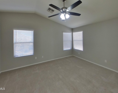 10508 W Coronado Road - Photo Thumbnail 6