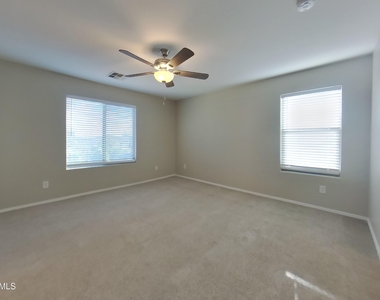 41618 W Avella Drive - Photo Thumbnail 7
