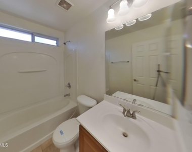999 E Stardust Way - Photo Thumbnail 11