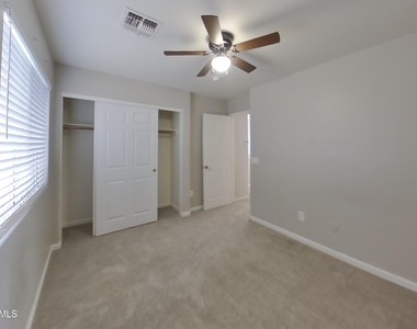 999 E Stardust Way - Photo Thumbnail 9