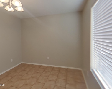 999 E Stardust Way - Photo Thumbnail 2