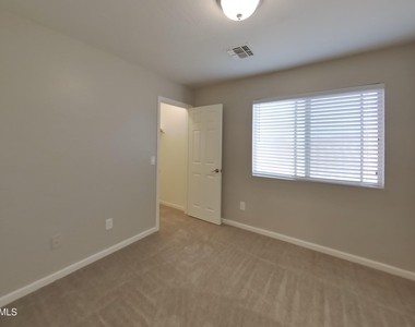 999 E Stardust Way - Photo Thumbnail 8