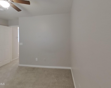 999 E Stardust Way - Photo Thumbnail 10