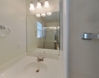 999 E Stardust Way - Photo Thumbnail 6