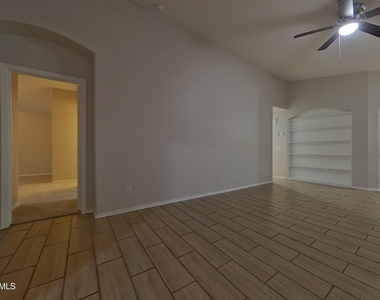 5206 W Pecan Road - Photo Thumbnail 1