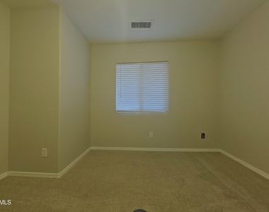 5206 W Pecan Road - Photo Thumbnail 15
