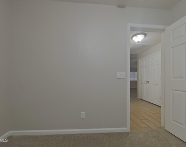 5206 W Pecan Road - Photo Thumbnail 11