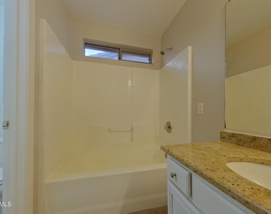 5206 W Pecan Road - Photo Thumbnail 9