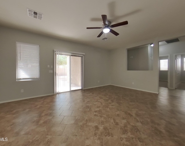 45209 W Miraflores Street - Photo Thumbnail 2