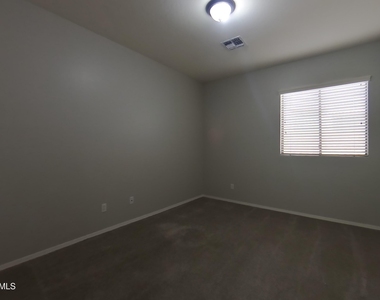 45209 W Miraflores Street - Photo Thumbnail 11