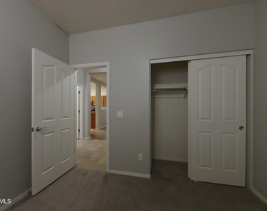 45209 W Miraflores Street - Photo Thumbnail 10