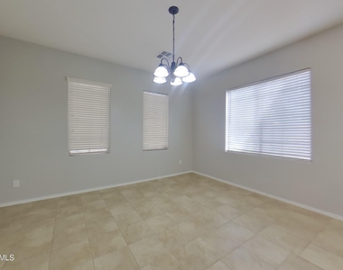 45209 W Miraflores Street - Photo Thumbnail 4