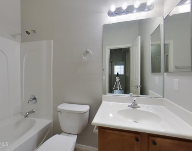 45209 W Miraflores Street - Photo Thumbnail 12
