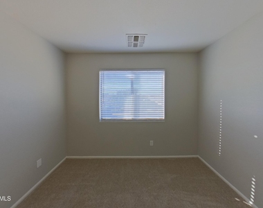 42614 W Venture Road - Photo Thumbnail 13