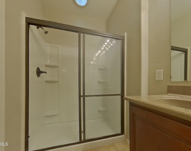 3210 N 302nd Court - Photo Thumbnail 6