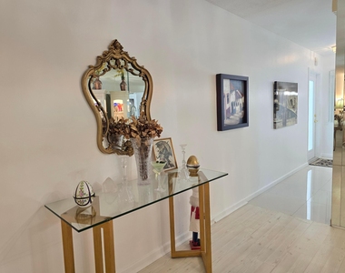 2901 Victoria Circle - Photo Thumbnail 8