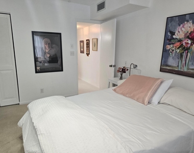 2901 Victoria Circle - Photo Thumbnail 16