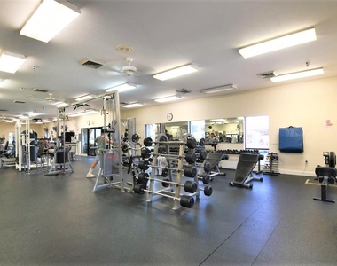 2901 Victoria Circle - Photo Thumbnail 45