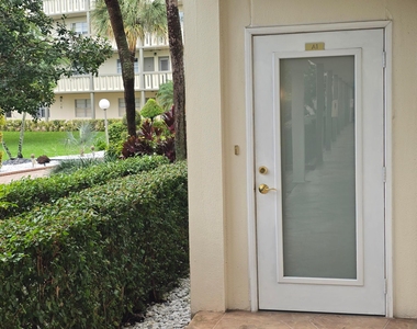 2901 Victoria Circle - Photo Thumbnail 4
