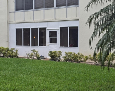 2901 Victoria Circle - Photo Thumbnail 3