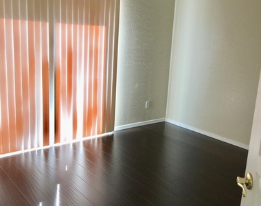 6510 S Hazelton Lane - Photo Thumbnail 15