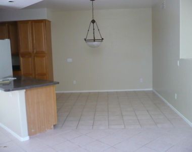 6510 S Hazelton Lane - Photo Thumbnail 4