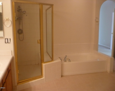 6510 S Hazelton Lane - Photo Thumbnail 13