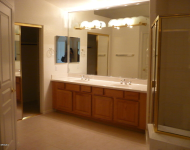 6510 S Hazelton Lane - Photo Thumbnail 12