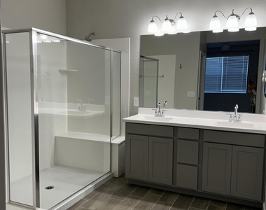 1255 N Arizona Avenue - Photo Thumbnail 11