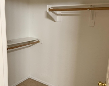 15246 W Jefferson Street - Photo Thumbnail 5