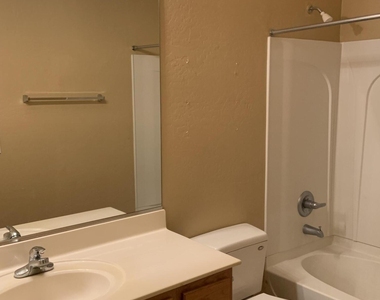 15246 W Jefferson Street - Photo Thumbnail 11