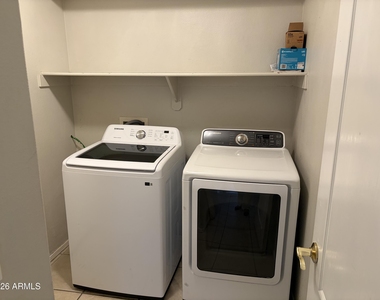 128 W Oxford Lane - Photo Thumbnail 16