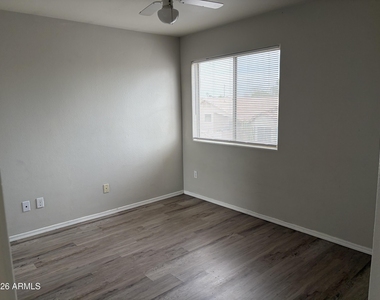 128 W Oxford Lane - Photo Thumbnail 13