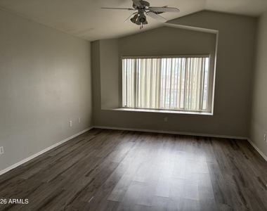 128 W Oxford Lane - Photo Thumbnail 6