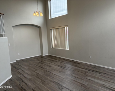 128 W Oxford Lane - Photo Thumbnail 1