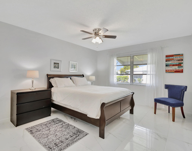 1182 S Drive Circle - Photo Thumbnail 13