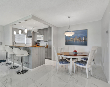 1182 S Drive Circle - Photo Thumbnail 6
