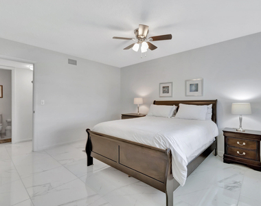 1182 S Drive Circle - Photo Thumbnail 14
