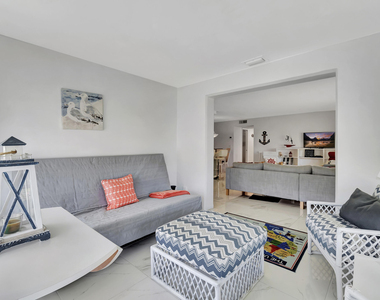 1182 S Drive Circle - Photo Thumbnail 4