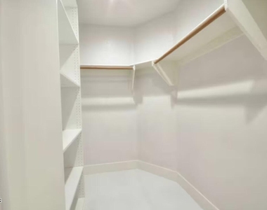 7021 E Earll Drive - Photo Thumbnail 15