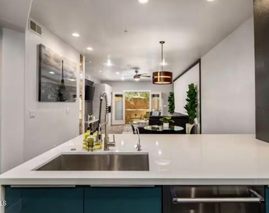 7021 E Earll Drive - Photo Thumbnail 7