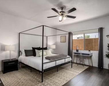 7021 E Earll Drive - Photo Thumbnail 10