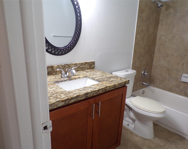 1505 N 57th Terrace - Photo Thumbnail 11