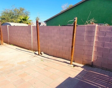 2602 E Southgate Avenue - Photo Thumbnail 11